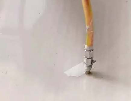 郫县瓷砖空鼓维修公司专业解答在瓷砖铺贴过程中，如果使用的砂料过粗（如全部使用了粗砂），可能会导致以下问题